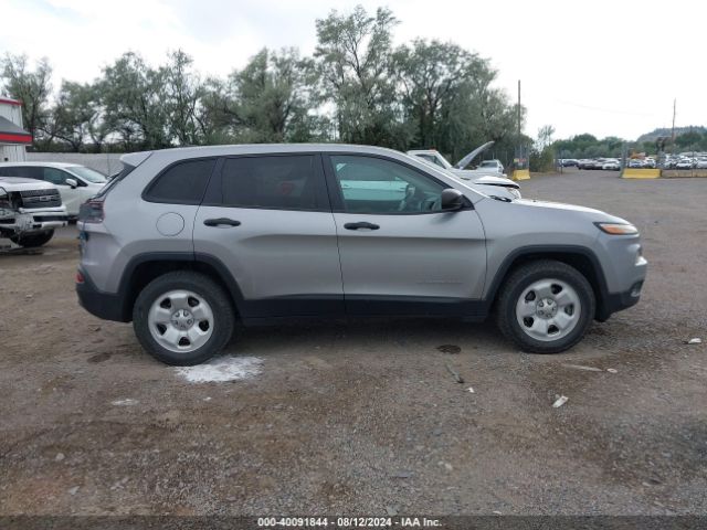 1C4PJMAB3GW266932 Jeep Cherokee Sport