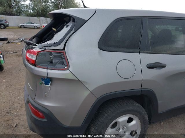 1C4PJMAB3GW266932 Jeep Cherokee Sport
