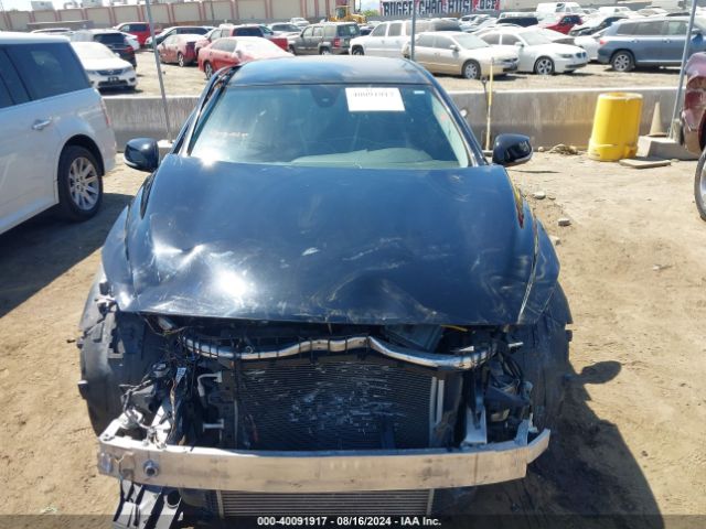 SJKCH5CP8JA050651 Infiniti Qx30 Sport