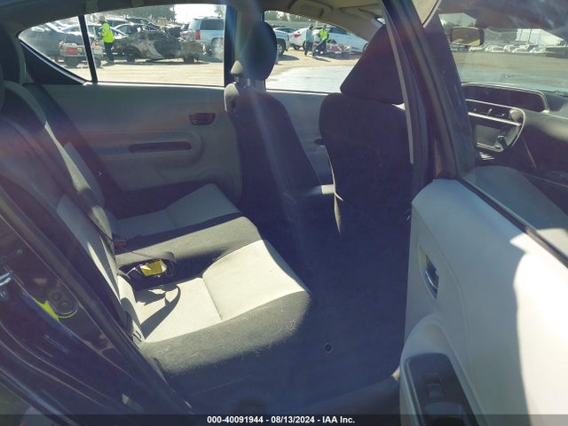 Toyota PRIUS C 2014 JTDKDTB35E1567280 Image 20