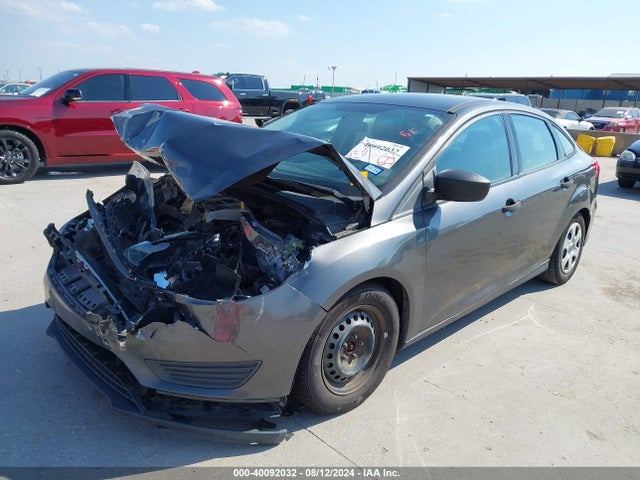 Ford FOCUS S 2016 1FADP3E29GL281481 Image 2