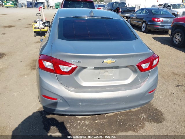 Chevrolet Cruze Lt Auto 2018 1G1BE5SM7J7247136 Image 17