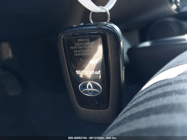 Toyota Prius Two 2018 JTDKBRFU3J3586727 Image 11