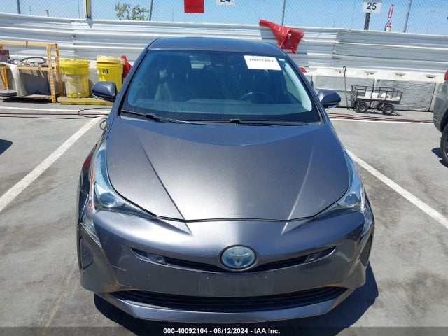 Toyota Prius Two 2018 JTDKBRFU3J3586727 Image 13