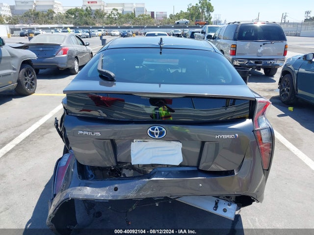 Toyota Prius Two 2018 JTDKBRFU3J3586727 Image 17
