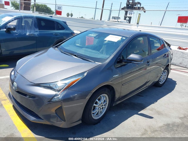 Toyota Prius Two 2018 JTDKBRFU3J3586727 Image 2