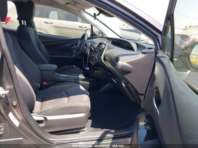 Toyota Prius Two 2018 JTDKBRFU3J3586727 Image 5