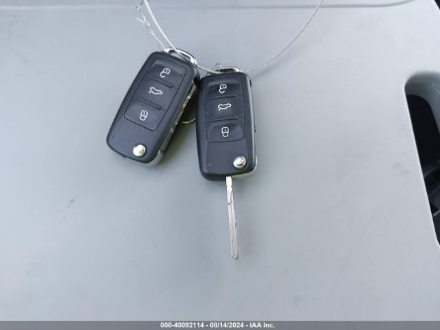 3VWDB7AJXJM260901 Volkswagen Jetta 1.4t Se/1.4t Wolfsburg Edition