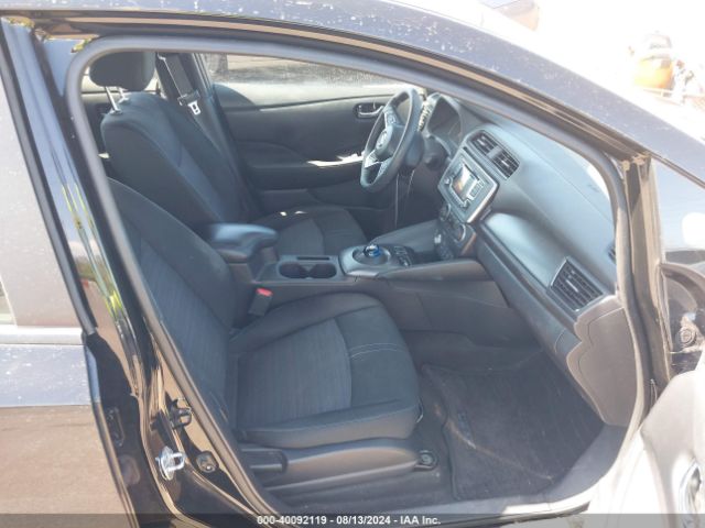 1N4AZ1CP2JC304820 Nissan LEAF S