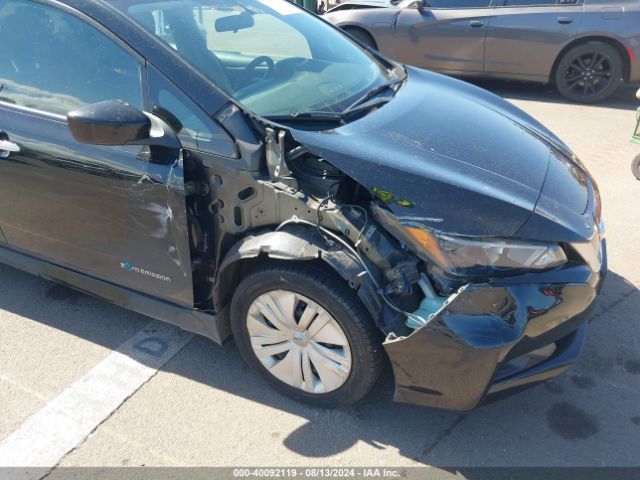 1N4AZ1CP2JC304820 Nissan LEAF S