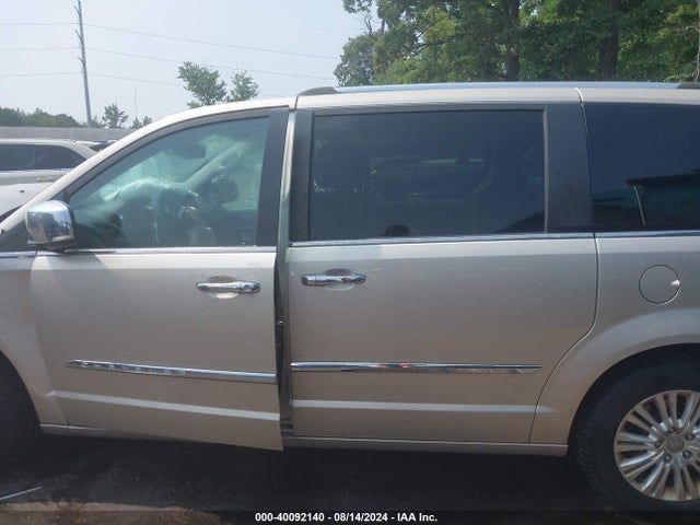 2C4RC1JG1GR133379 Chrysler Town & Country Limited