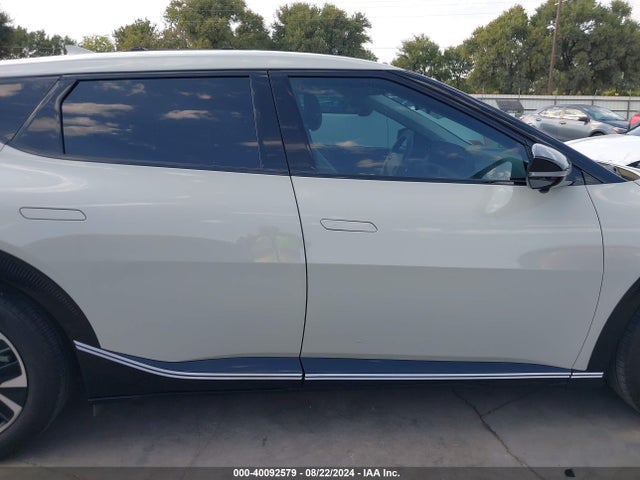 KIA Ev6 Wind 2023 KNDC34LA1P5099411 Image 13