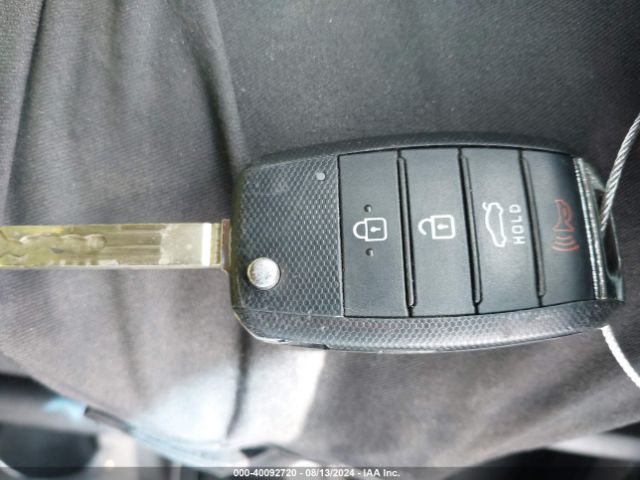 3KPA25AD9LE309538 KIA Rio 5-door S
