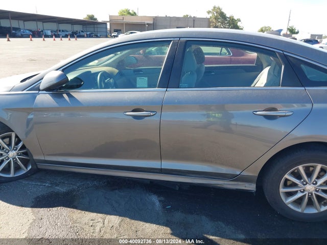 Hyundai SONATA SE 2019 5NPE24AF8KH806913 Image 14