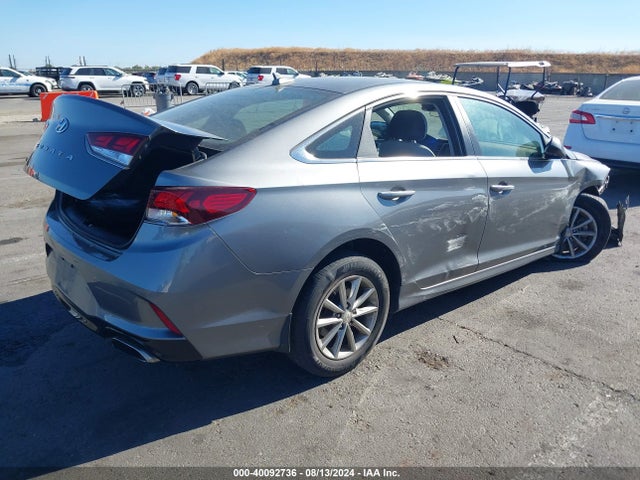 Hyundai SONATA SE 2019 5NPE24AF8KH806913 Image 4