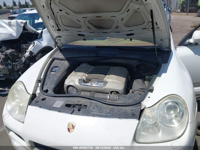 2005 PORSCHE CAYENNE WP1AA29P45LA23508 Photo 9