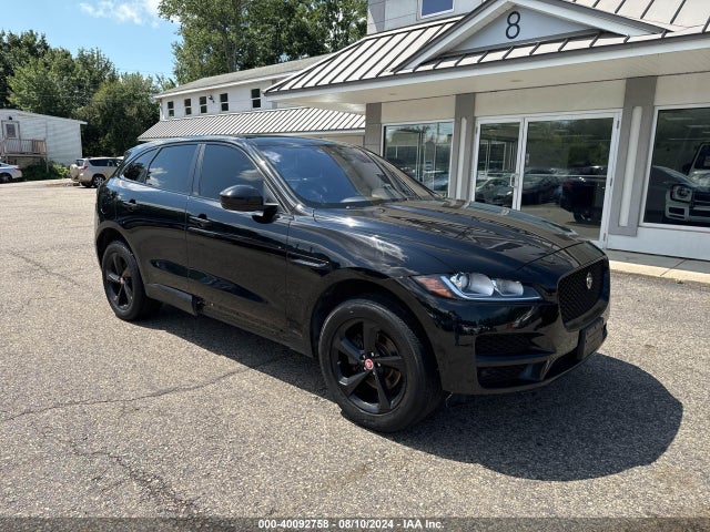 2019 JAGUAR F-PACE SADCJ2FXXKA602044 Photo 0
