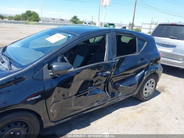 JTDKDTB3XG1121189 Toyota Prius C Two