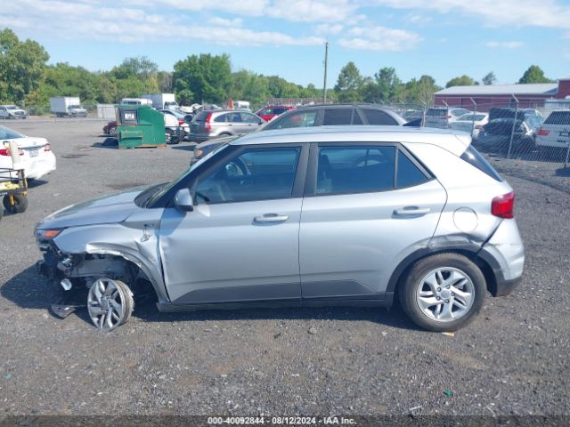 KMHRB8A35NU202353 Hyundai Venue Se