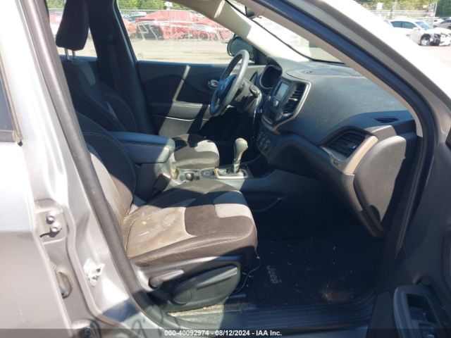 1C4PJLAB1EW182826 Jeep Cherokee Sport