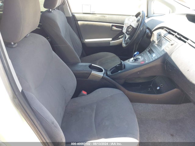 Toyota Prius Three 2015 JTDKN3DU4F0472039 Image 5