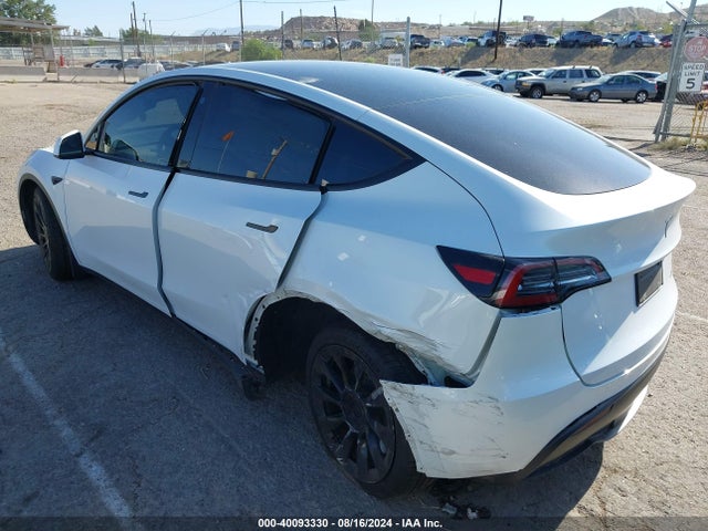 2023 TESLA MODEL Y 7SAYGDEE9PF639941 Photo 2