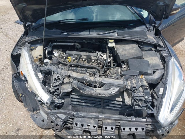 Ford FOCUS SE 2017 1FADP3K24HL295472 Image 10