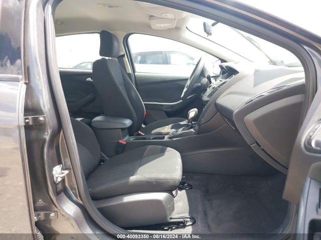 Ford FOCUS SE 2017 1FADP3K24HL295472 Image 5