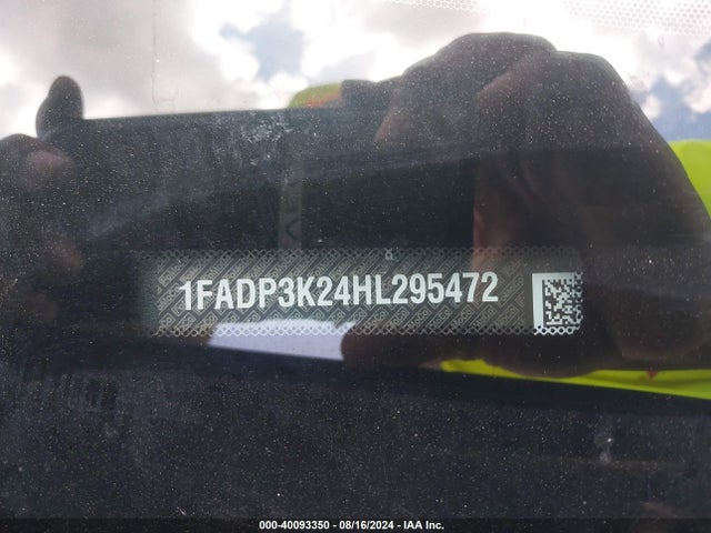 Ford FOCUS SE 2017 1FADP3K24HL295472 Image 9