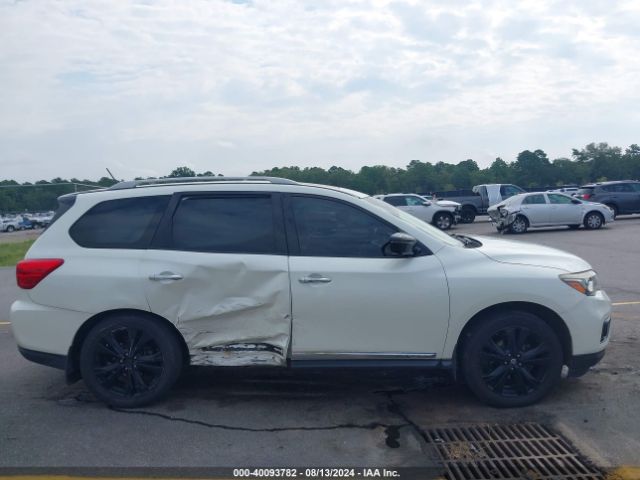 5N1DR2MM2HC671143 Nissan Pathfinder Platinum