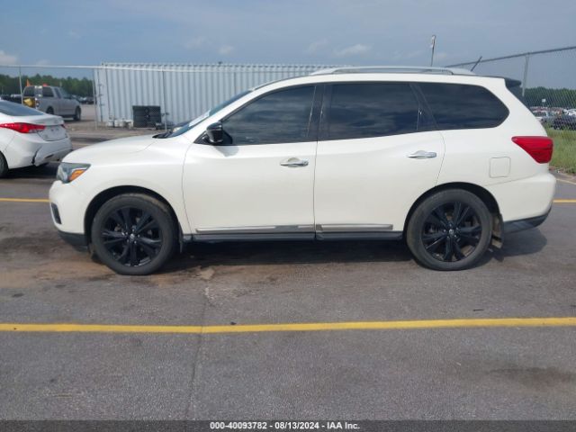 5N1DR2MM2HC671143 Nissan Pathfinder Platinum