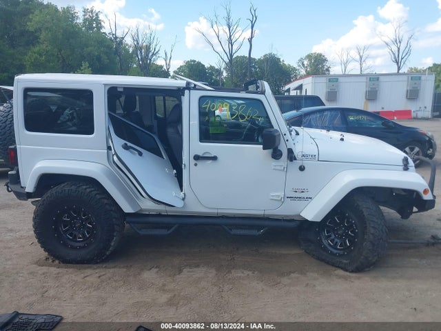 1C4BJWEG2GL172750 Jeep Wrangler Unlimited Sahara