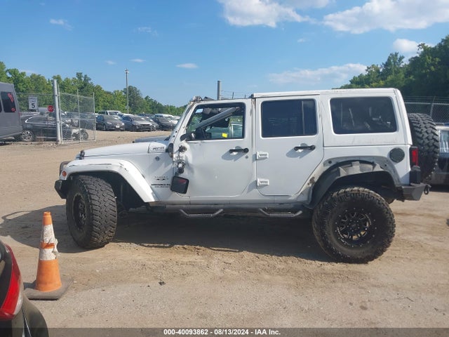 1C4BJWEG2GL172750 Jeep Wrangler Unlimited Sahara