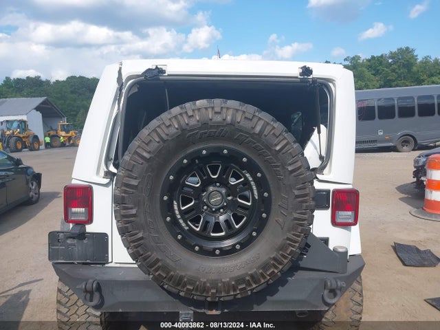 1C4BJWEG2GL172750 Jeep Wrangler Unlimited Sahara