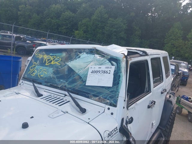 1C4BJWEG2GL172750 Jeep Wrangler Unlimited Sahara