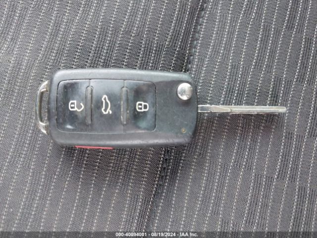 WVGAV3AXXEW501674 Volkswagen TIGUAN S
