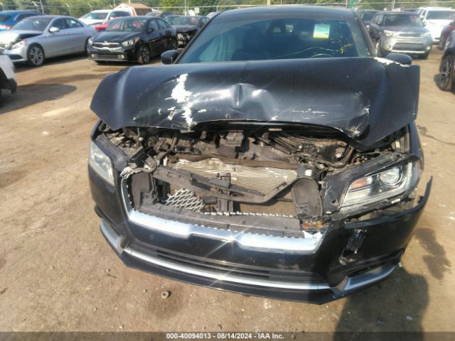 1LN6L9NC8H5611915 Lincoln Continental Reserve