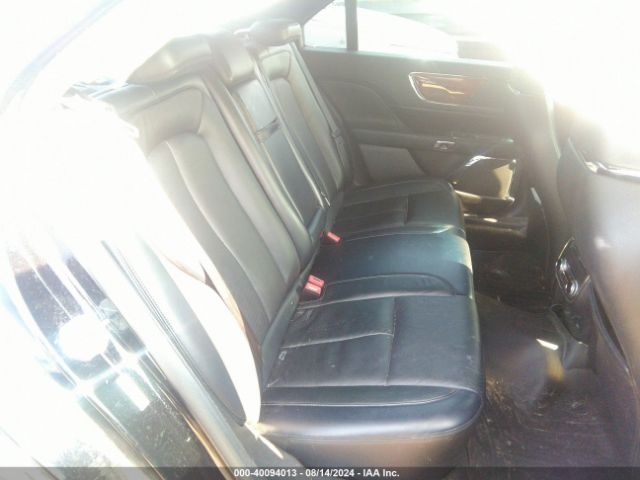 1LN6L9NC8H5611915 Lincoln Continental Reserve