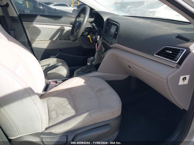 Hyundai ELANTRA SE 2017 5NPD84LF6HH096927 Image 5