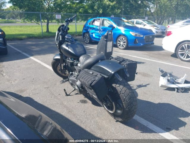 2019 HARLEY-DAVIDSON FXFBS 1HD1YLK29KB072107 Photo 2