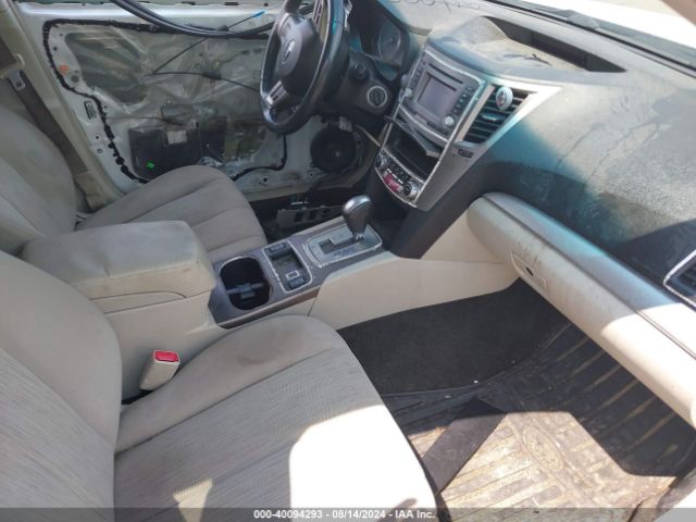 4S4BRBDC8E3242857 Subaru Outback 2.5i Premium