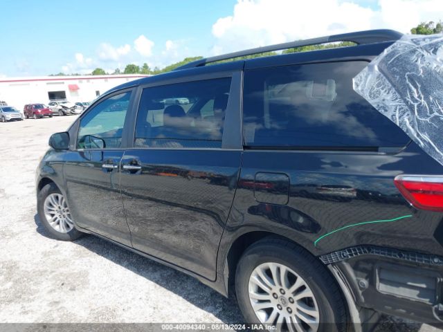 5TDYZ3DC4HS807211 Toyota Sienna Xle 8 Passenger