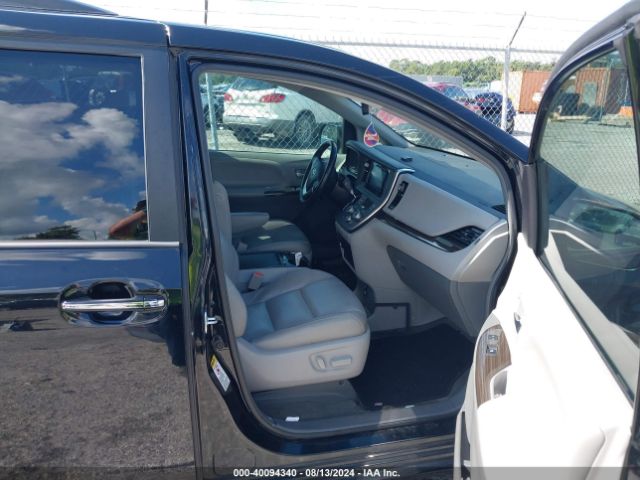 5TDYZ3DC4HS807211 Toyota Sienna Xle 8 Passenger