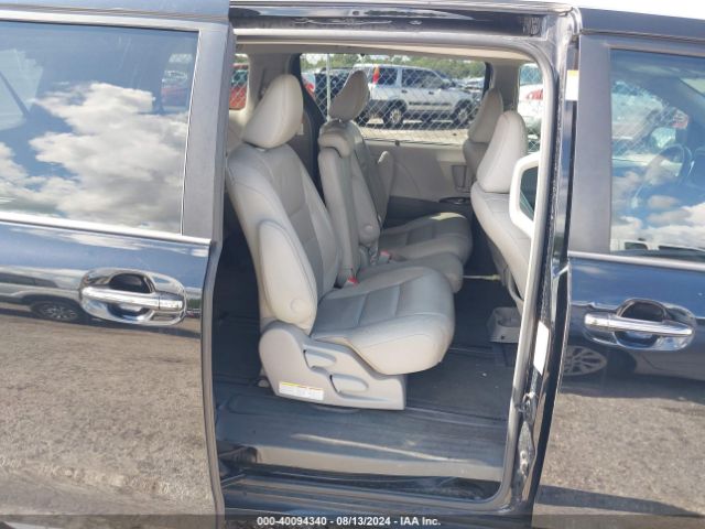5TDYZ3DC4HS807211 Toyota Sienna Xle 8 Passenger