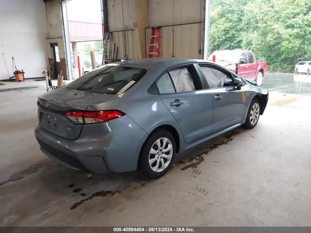 Toyota COROLLA LE 2022 5YFEPMAE2NP363805 Image 4