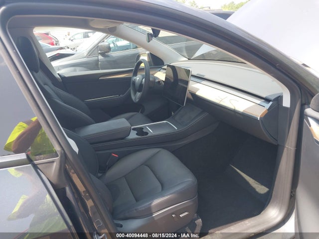 2024 TESLA MODEL Y 7SAYGDEE3RA215753 Photo 4
