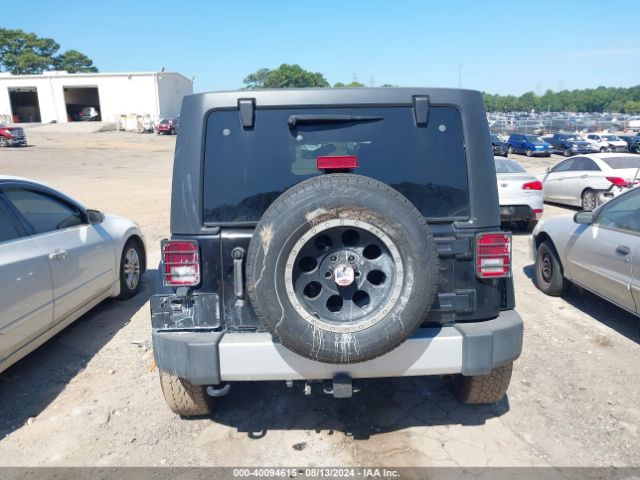 1C4BJWEG3EL187402 Jeep Wrangler Unlimited Sahara