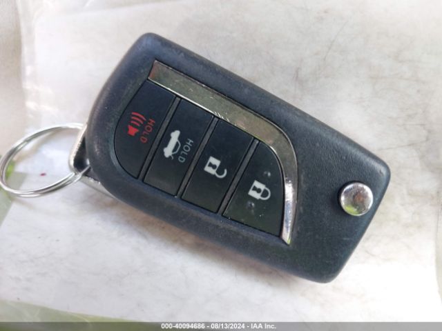 4T1C11AKXNU694286 Toyota CAMRY LE