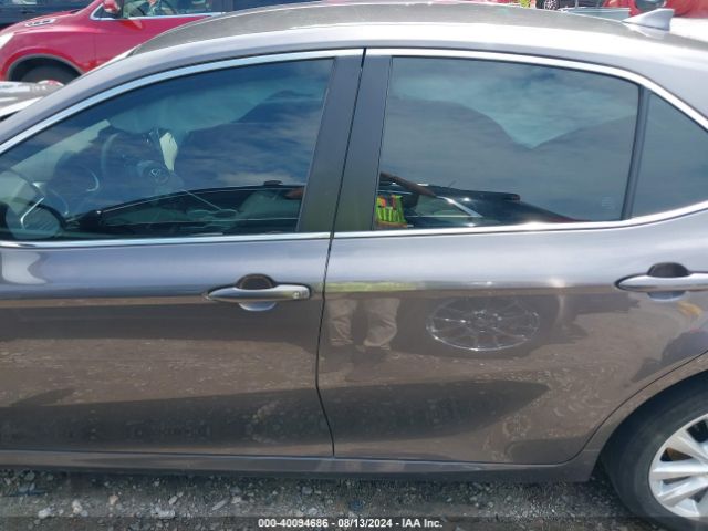 4T1C11AKXNU694286 Toyota CAMRY LE
