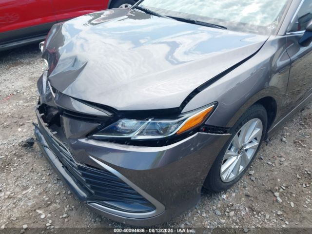 4T1C11AKXNU694286 Toyota CAMRY LE